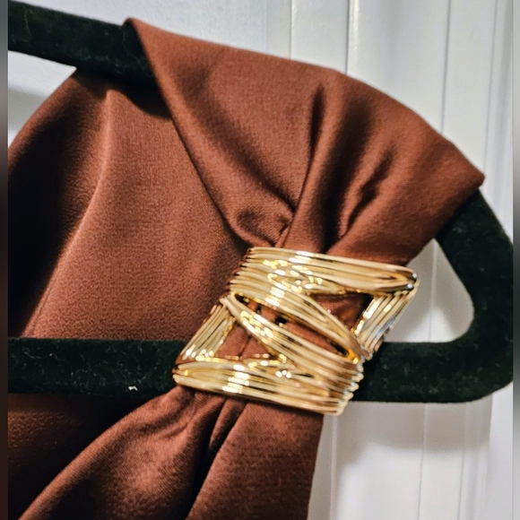 PRIMP BOUTIQUE Gabrielle Satin Midi Dress (M) - Picture 7 of 8